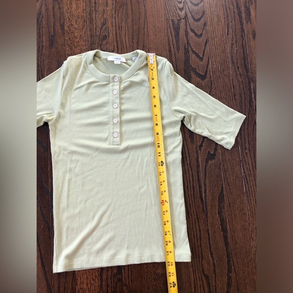 Vince. Women’s Small Pale Green Ribbed 1/4 Button 1/2 Sleeve Henley Top - VGUC! - Picture 6 of 8